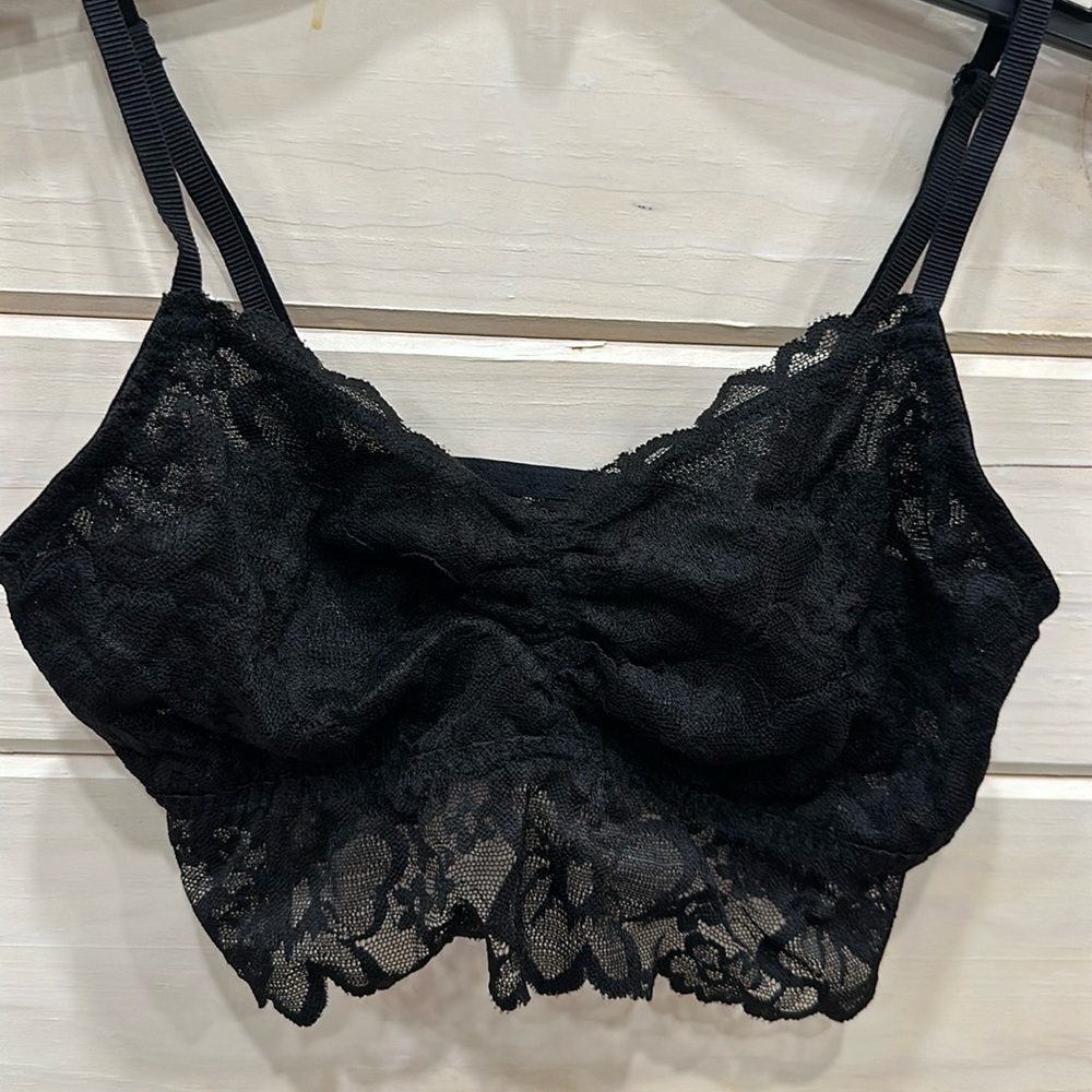 Small VS PINK BLACK LACE BRALETTE
